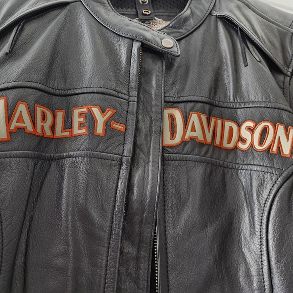 Womens leather Harley Davidson jacket with insert - Picture 3 of 16